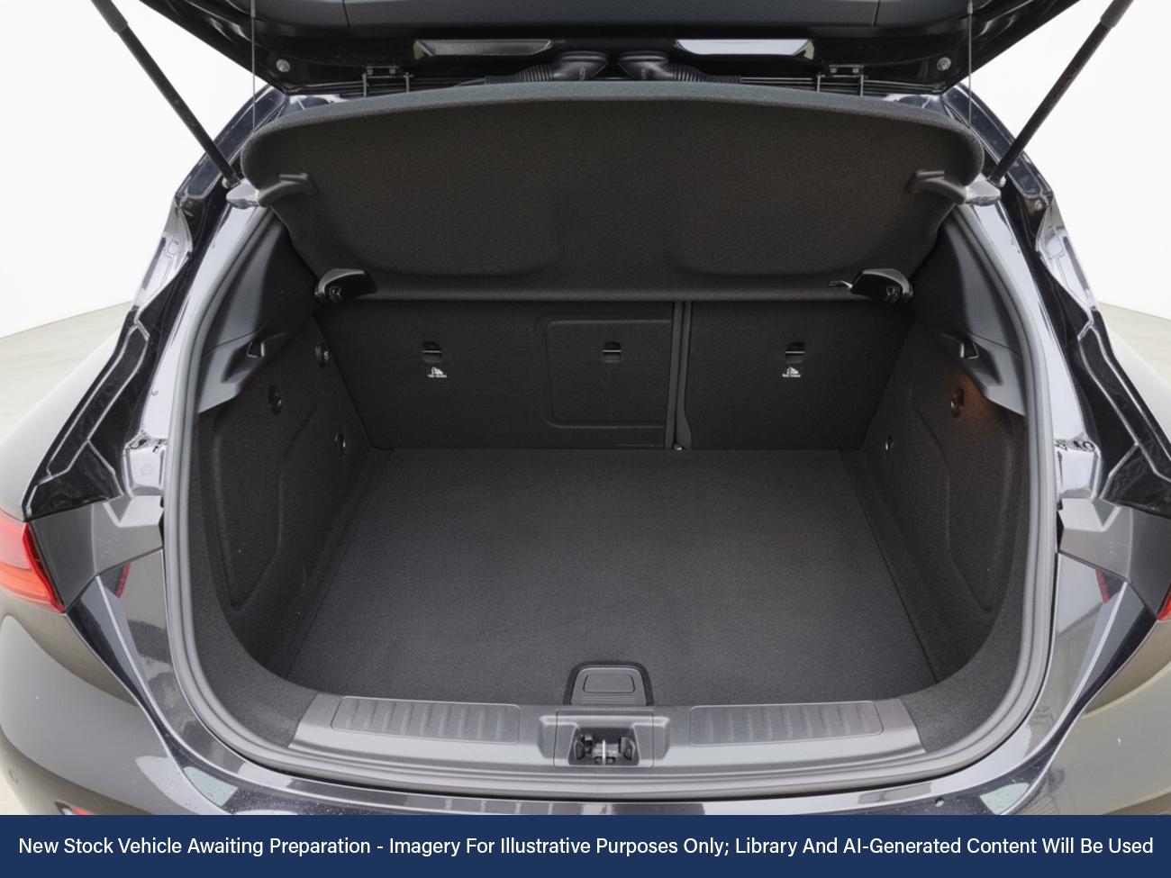 Used Infiniti Q30 2017 for sale - 76540976: Photo 7