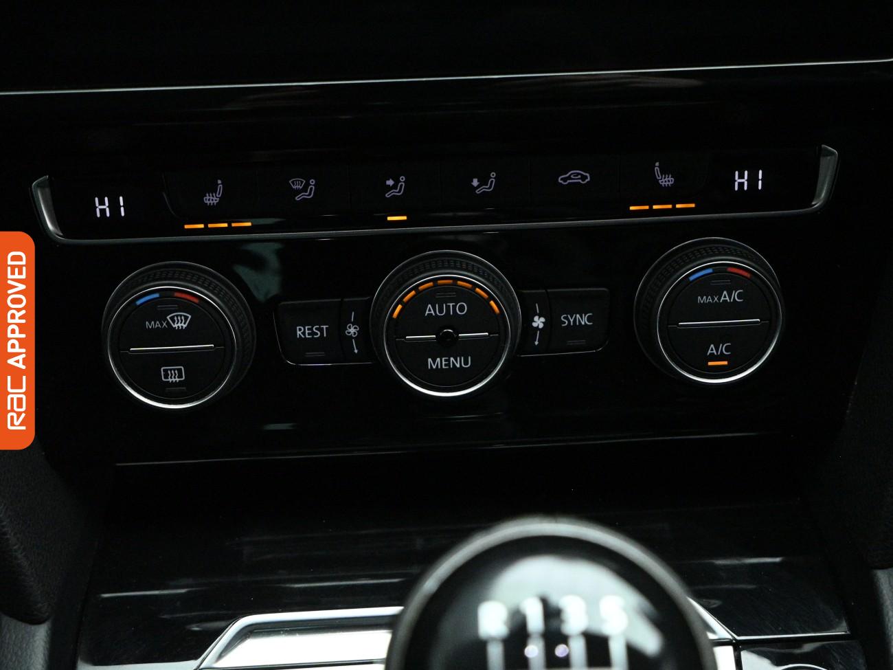 Used Volkswagen Passat 2017 for sale - 77812589: Photo 17