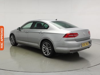 Used Volkswagen Passat 2017 for sale - 77812589: Photo