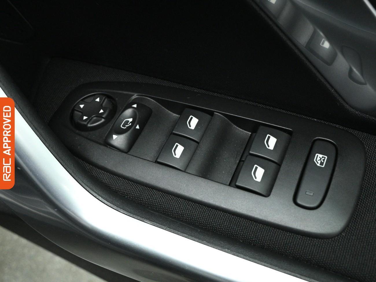 Used Peugeot 2008 2019 for sale - 77943661: Photo 27