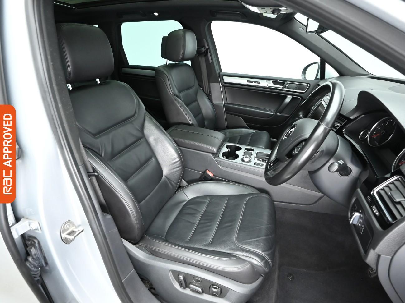 Used Volkswagen Touareg 2016 for sale - 76650517: Photo 12