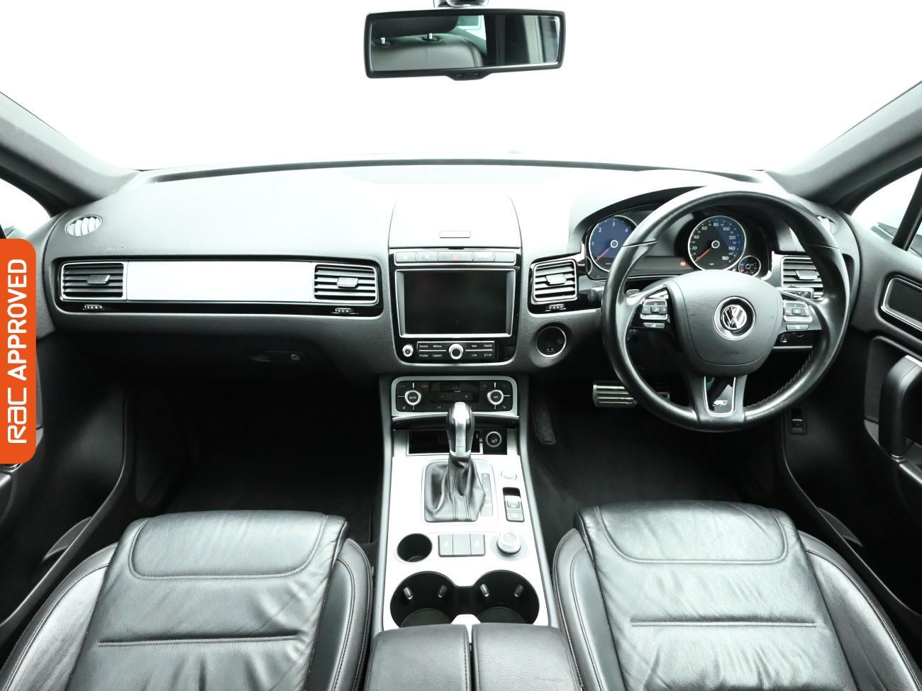 Used Volkswagen Touareg 2016 for sale - 76650517: Photo 2