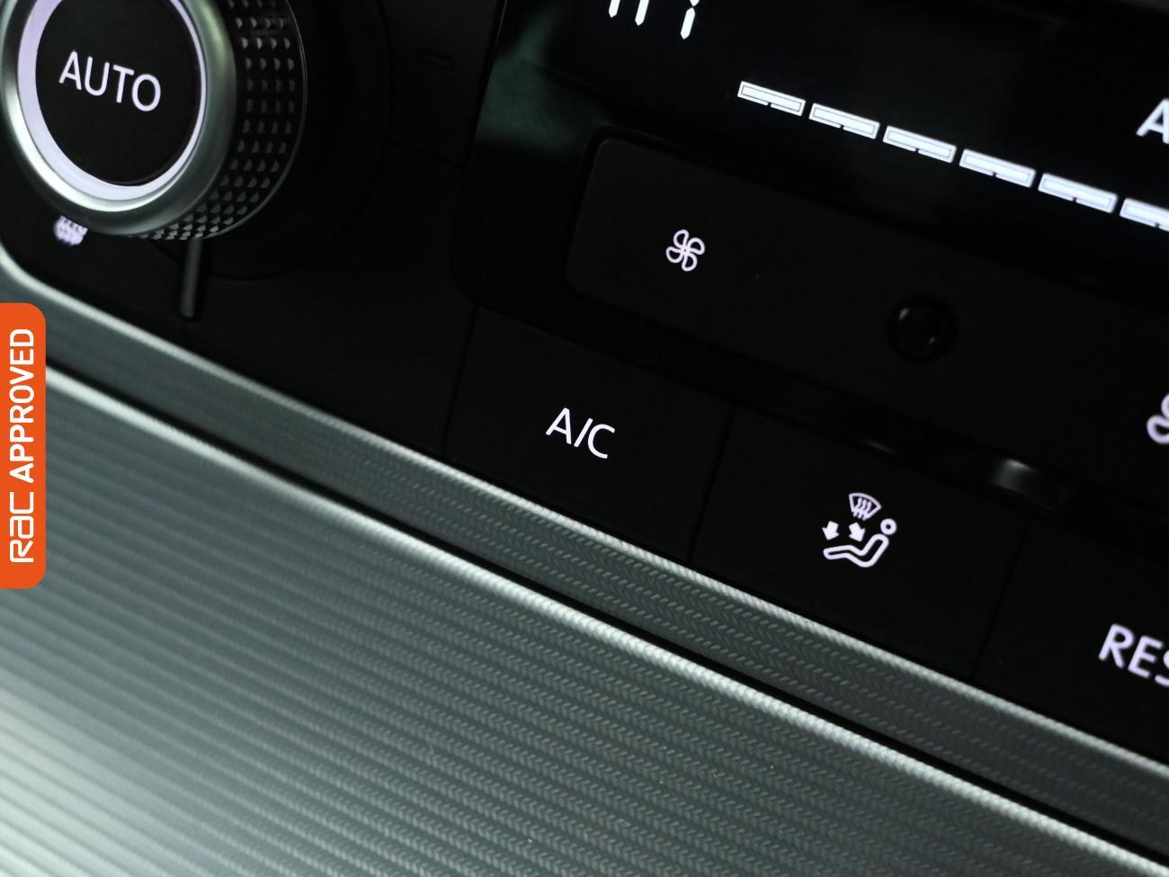 Used Volkswagen Touareg 2016 for sale - 76650517: Photo 21