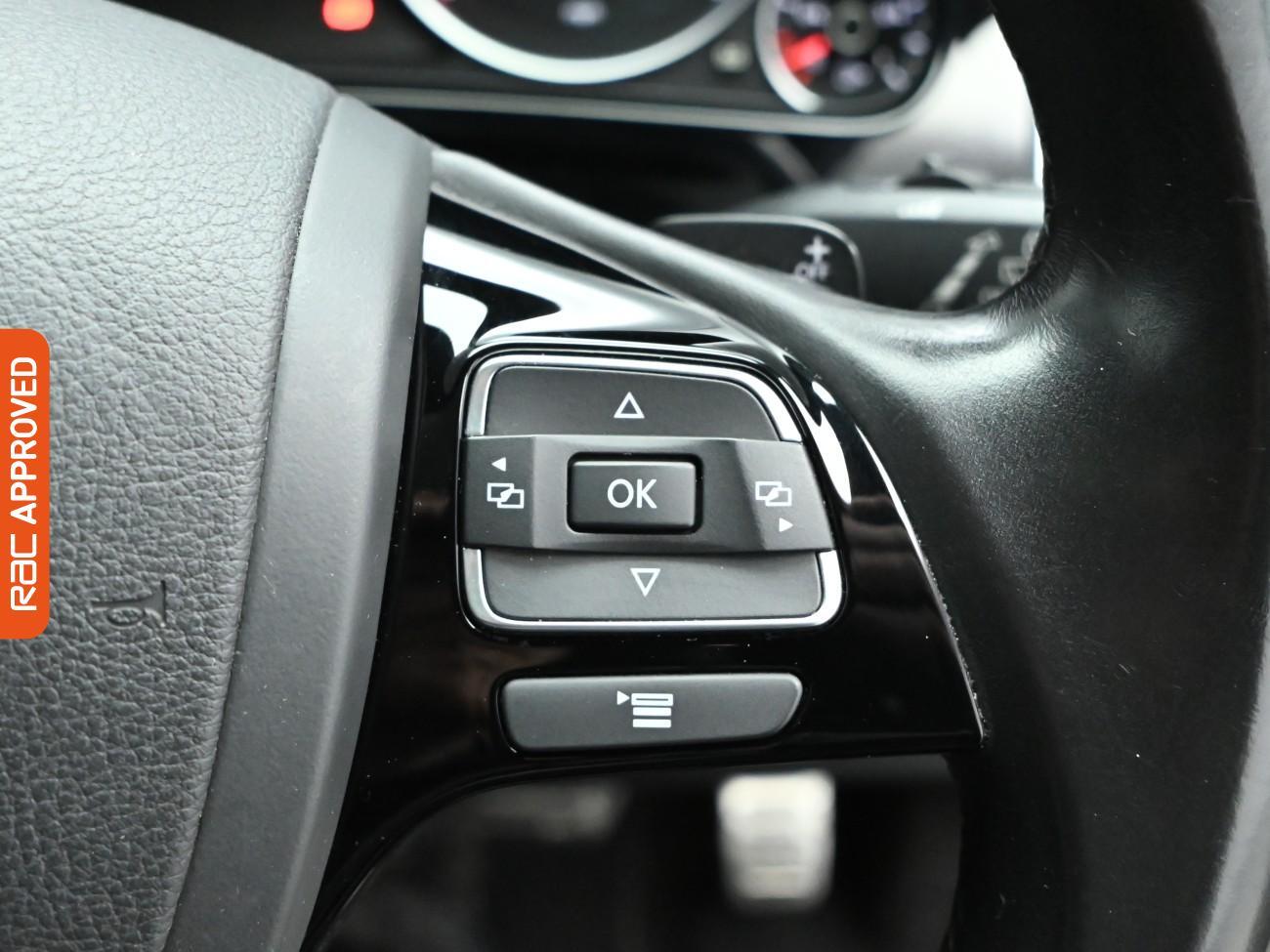 Used Volkswagen Touareg 2016 for sale - 76650517: Photo 24