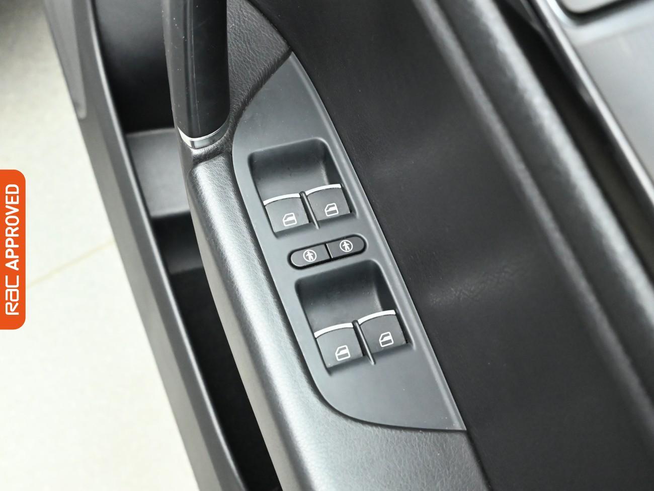 Used Volkswagen Touareg 2016 for sale - 76650517: Photo 25