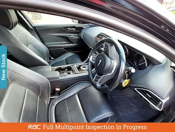 Used Jaguar XE 2016 for sale - 76017508: Photo