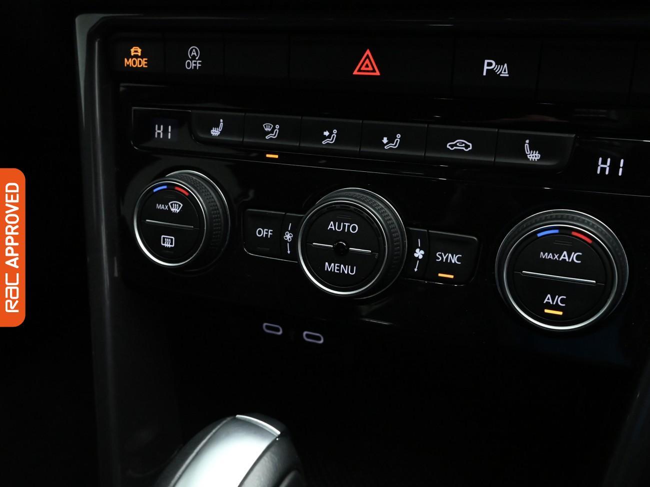 Used Volkswagen T-Roc 2021 for sale - 77138870: Photo 14