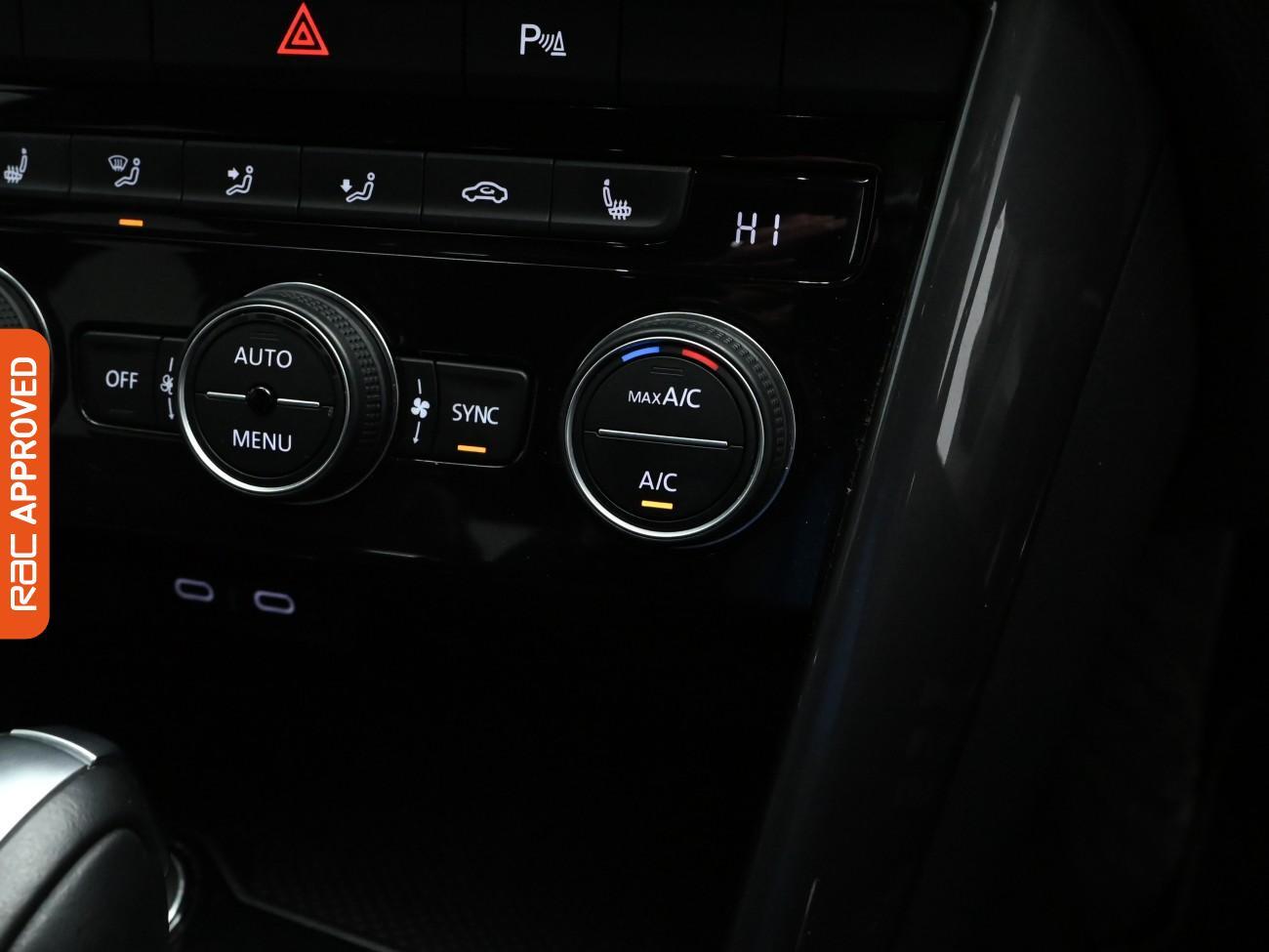 Used Volkswagen T-Roc 2021 for sale - 77138870: Photo 15