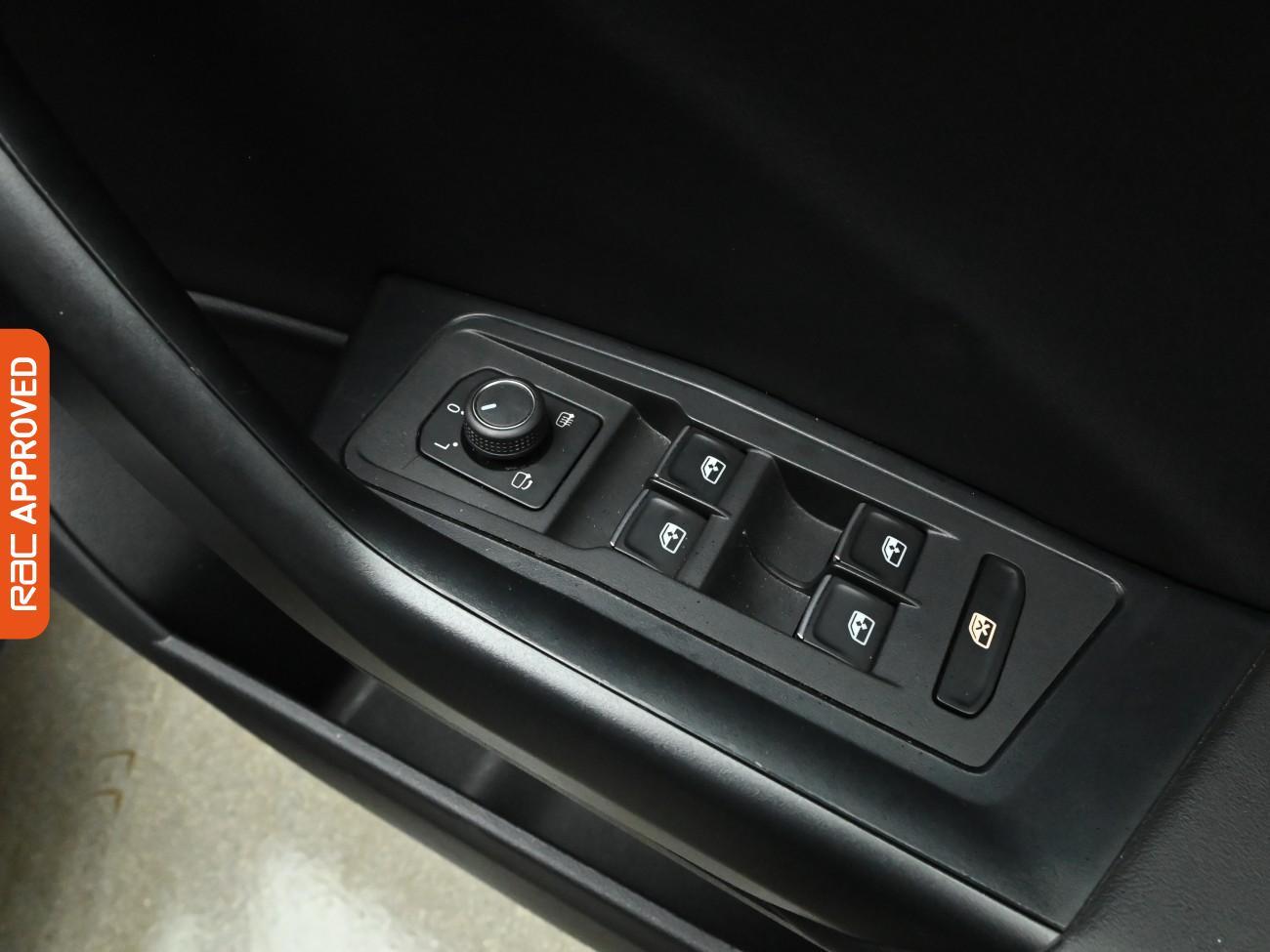 Used Volkswagen T-Roc 2021 for sale - 77138870: Photo 24