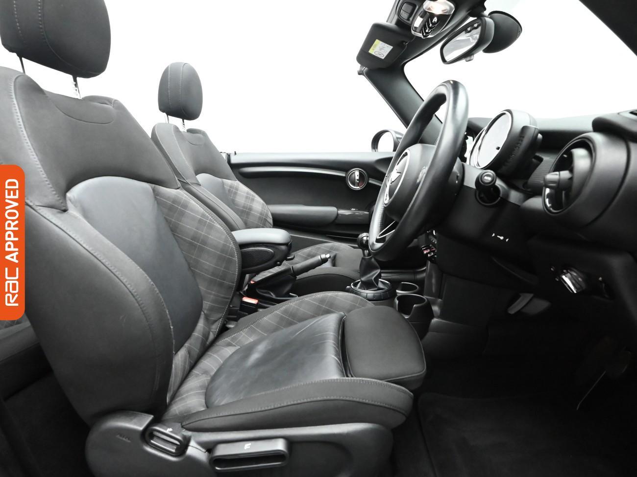 Used MINI Convertible 2018 for sale - 76919250: Photo 11