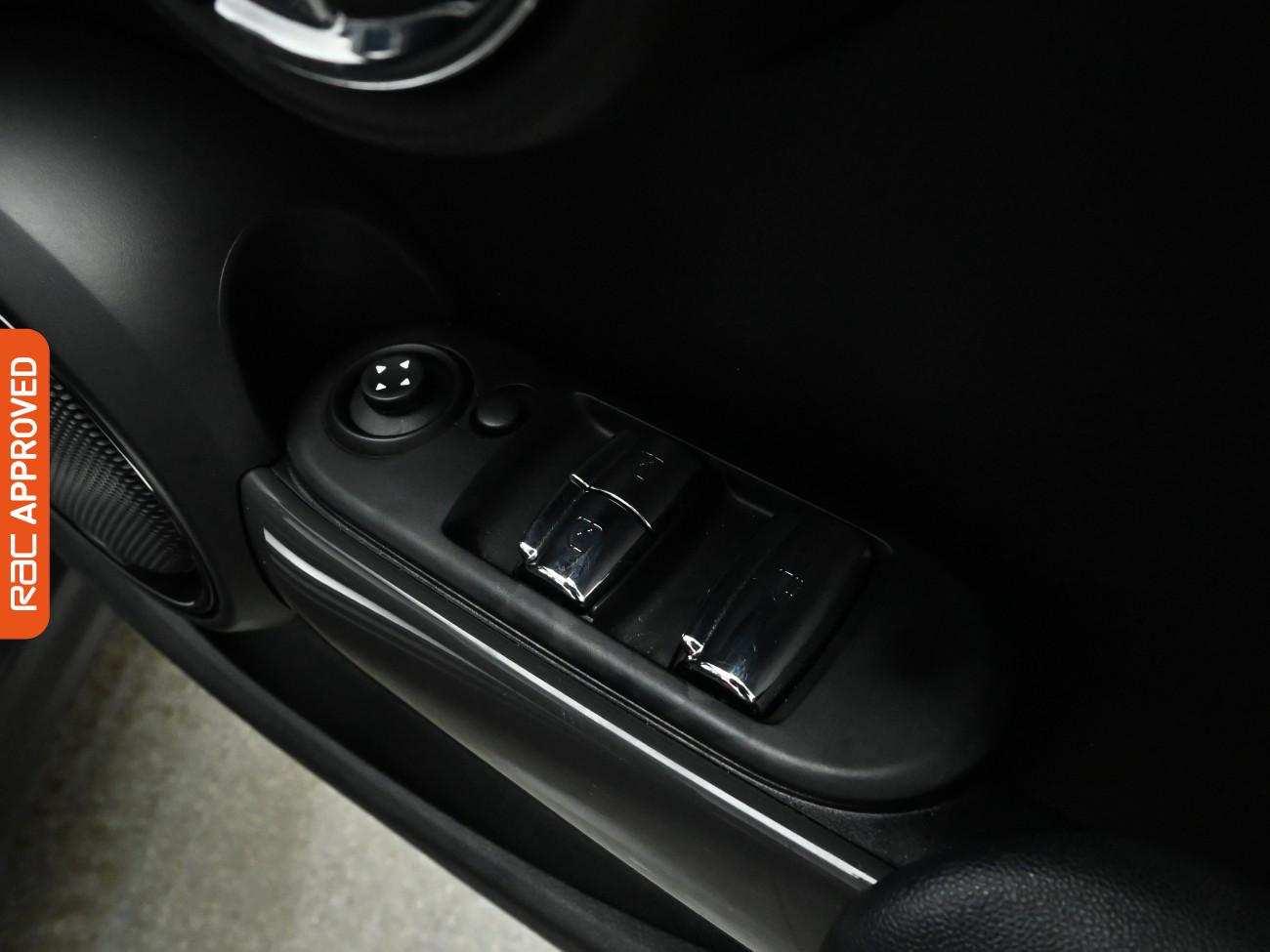 Used MINI Convertible 2018 for sale - 76919250: Photo 25