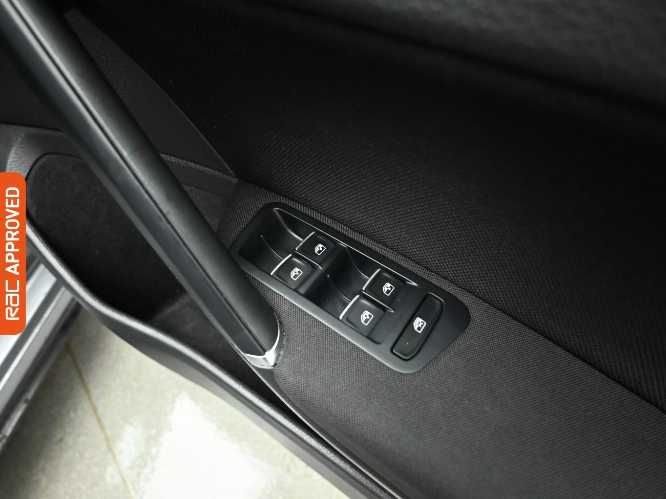 Used Volkswagen Golf 2019 for sale - 77593381: Photo 25