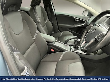 Used Volvo V40 2017 for sale - 77914333: Photo