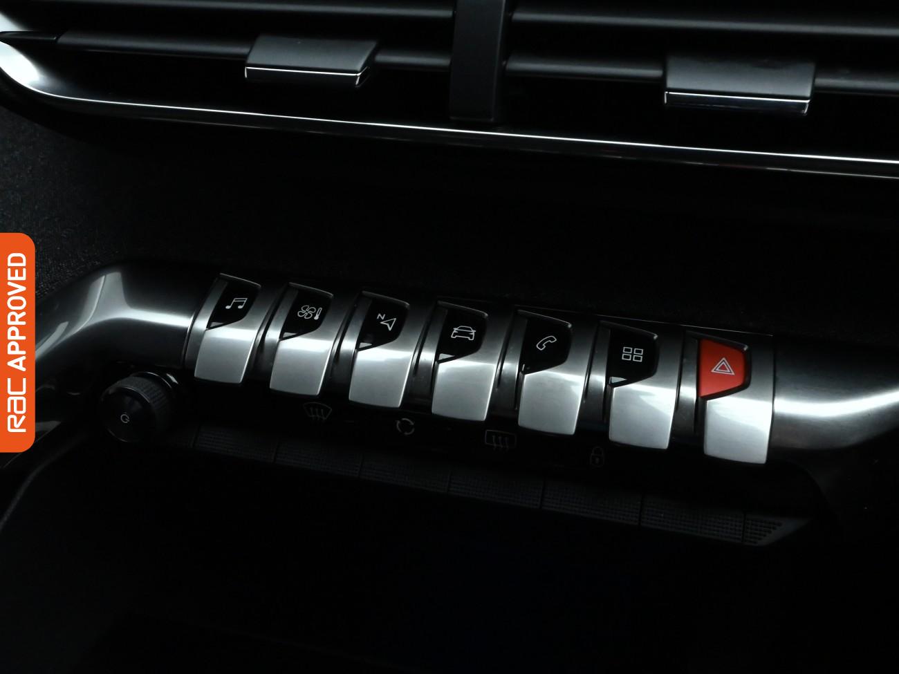 Used Peugeot 3008 2018 for sale - 76288237: Photo 14