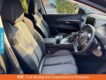 Used Peugeot 3008 2018 for sale - 76288237: Photo 3