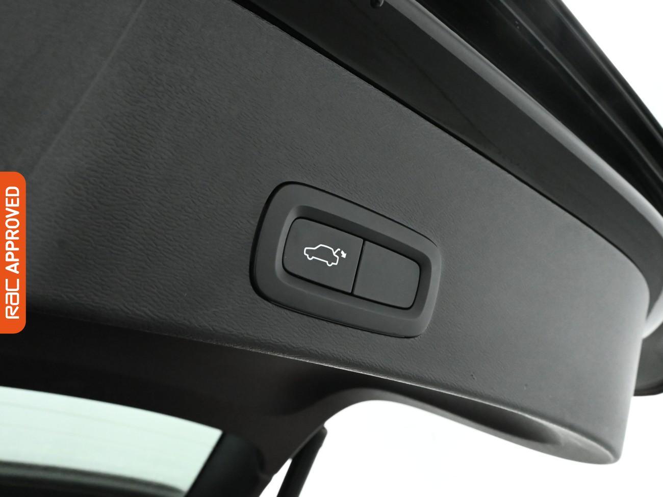 Used Volvo XC40 2022 for sale - 76934288: Photo 17