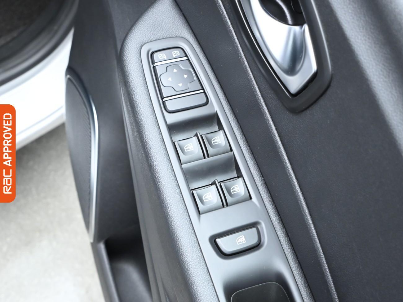 Used Renault Captur 2019 for sale - 76330608: Photo 24