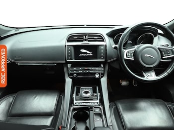 Used Jaguar F-Pace 2018 for sale - 77206569: Photo