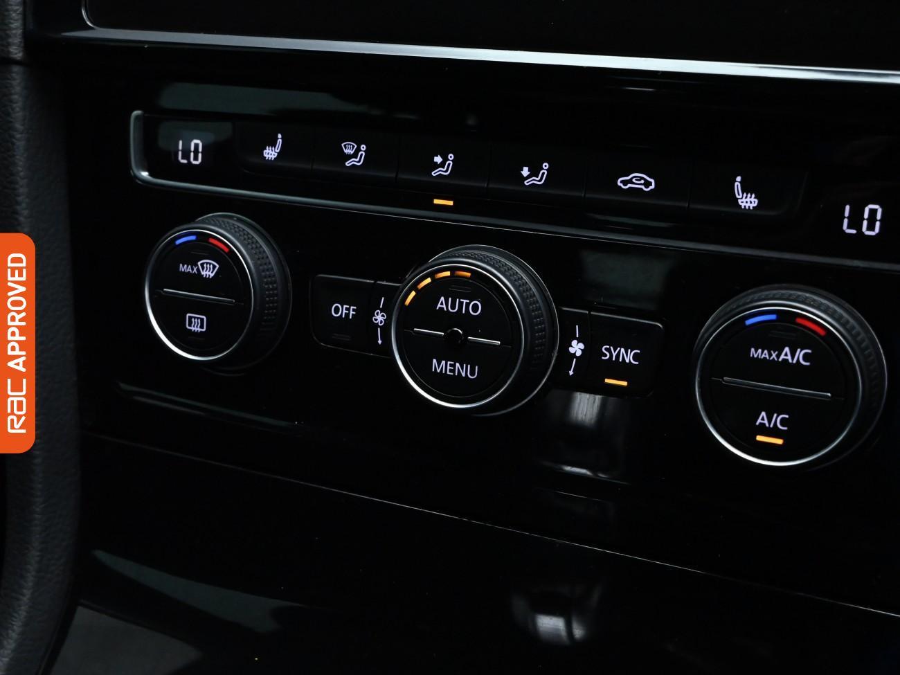 Used Volkswagen Golf 2019 for sale - 75651102: Photo 27