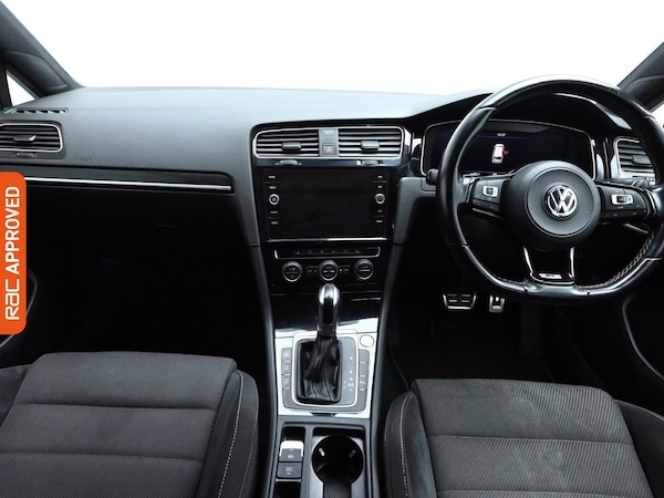 Used Volkswagen Golf 2019 for sale - 75651102: Photo 2