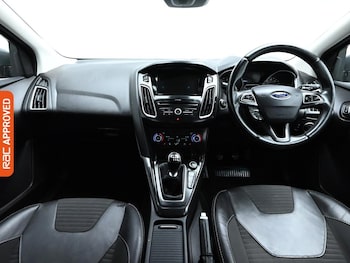 Used Ford Focus 2017 for sale - 76477525: Photo