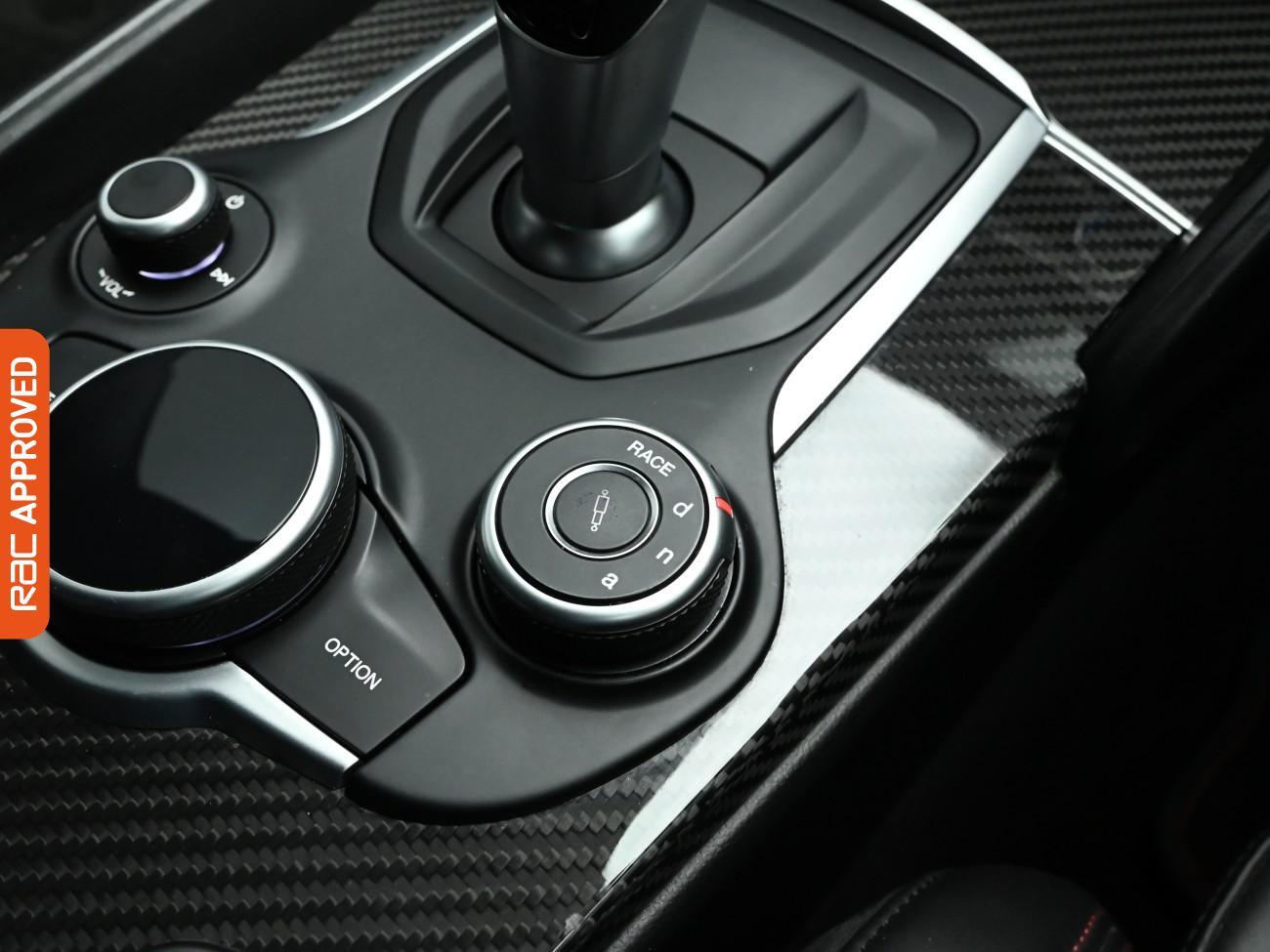 Used Alfa Romeo Giulia 2017 for sale - 77535279: Photo 18