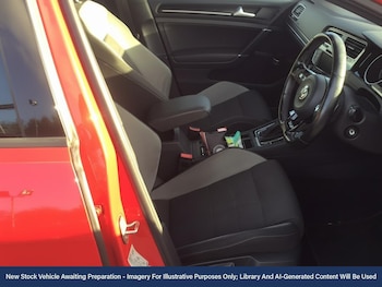 Used Volkswagen Golf 2016 for sale - 76535350: Photo