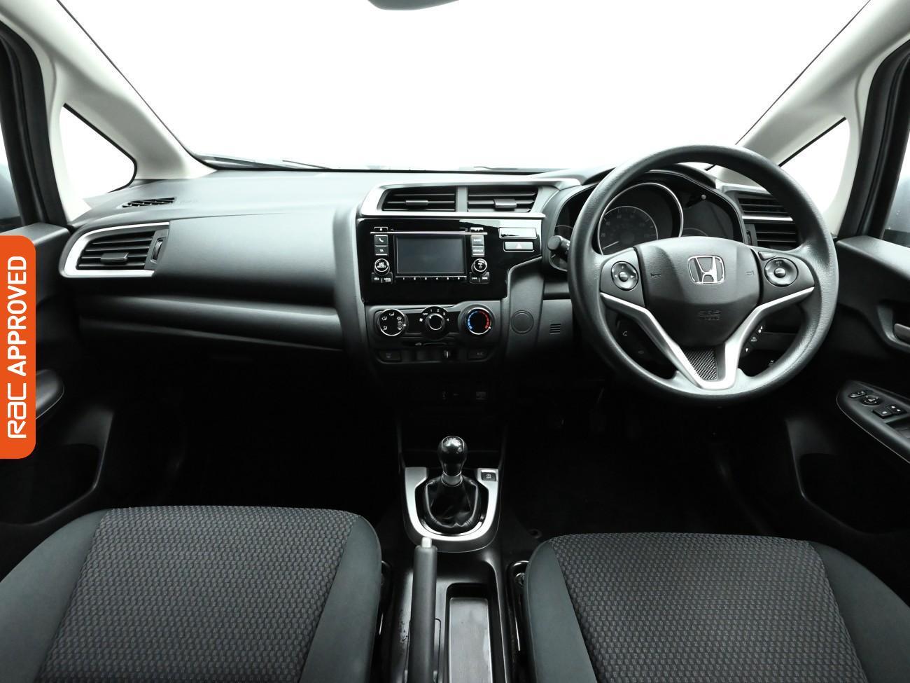 Used Honda Jazz 2019 for sale - 76629864: Photo 2