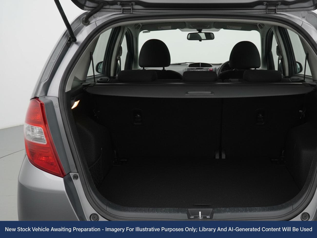 Used Honda Jazz 2014 for sale - 76782891: Photo 6