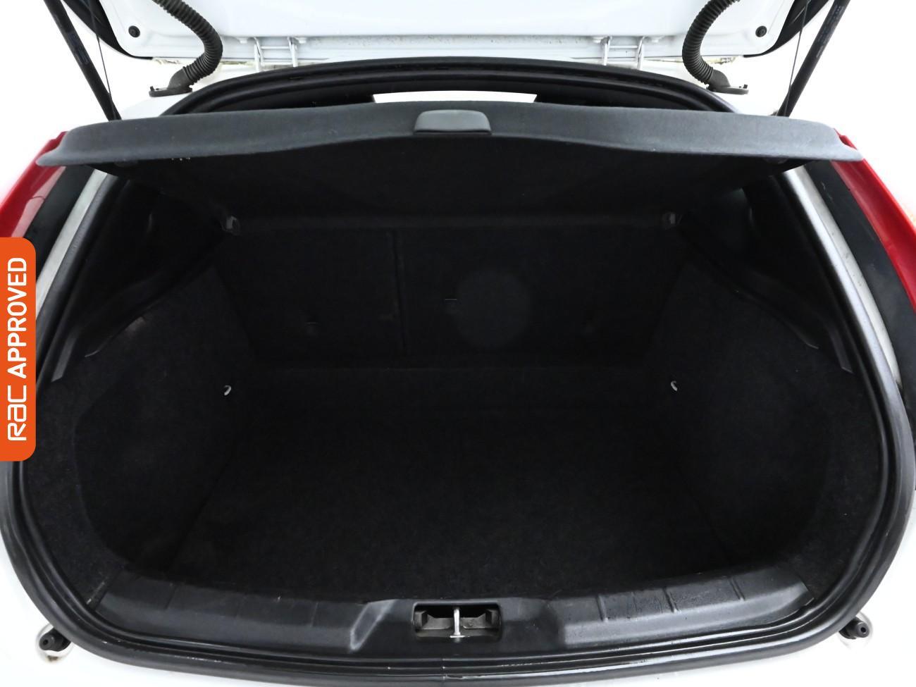 Used Volvo V40 2016 for sale - 76113726: Photo 25