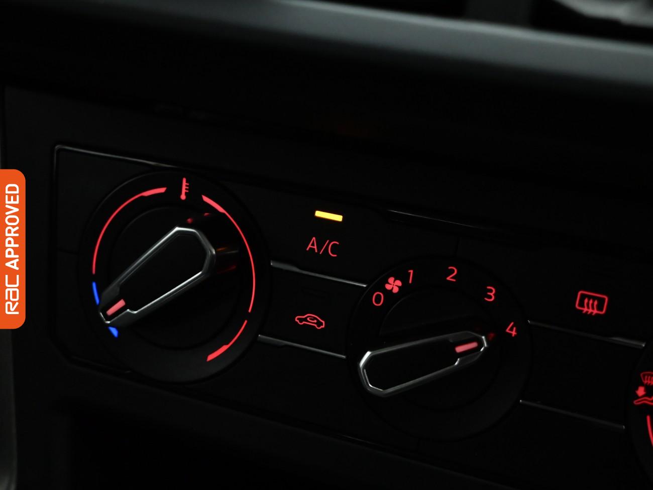 Used Volkswagen Polo 2018 for sale - 76774632: Photo 14