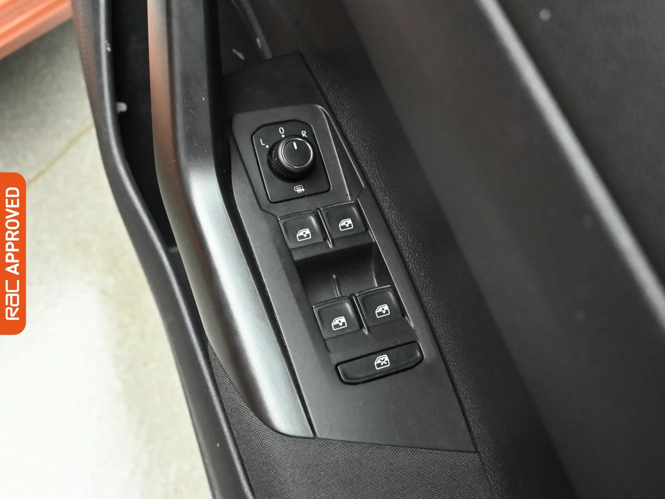 Used Volkswagen Polo 2018 for sale - 76774632: Photo 18