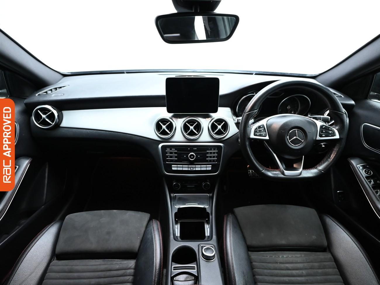 Used Mercedes-Benz GLA 2019 for sale - 76411560: Photo 2