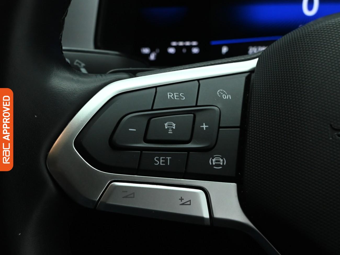 Used Volkswagen T-Roc 2023 for sale - 76535317: Photo 21