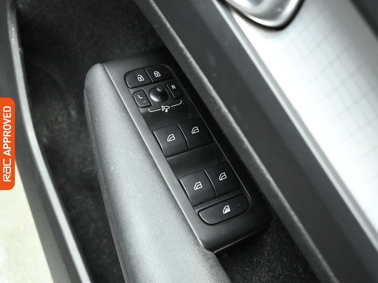 Used Volvo XC40 2020 for sale - 77451239: Photo 23