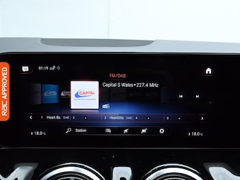 Used Mercedes-Benz EQA 2023 for sale - 76298715: Photo 3