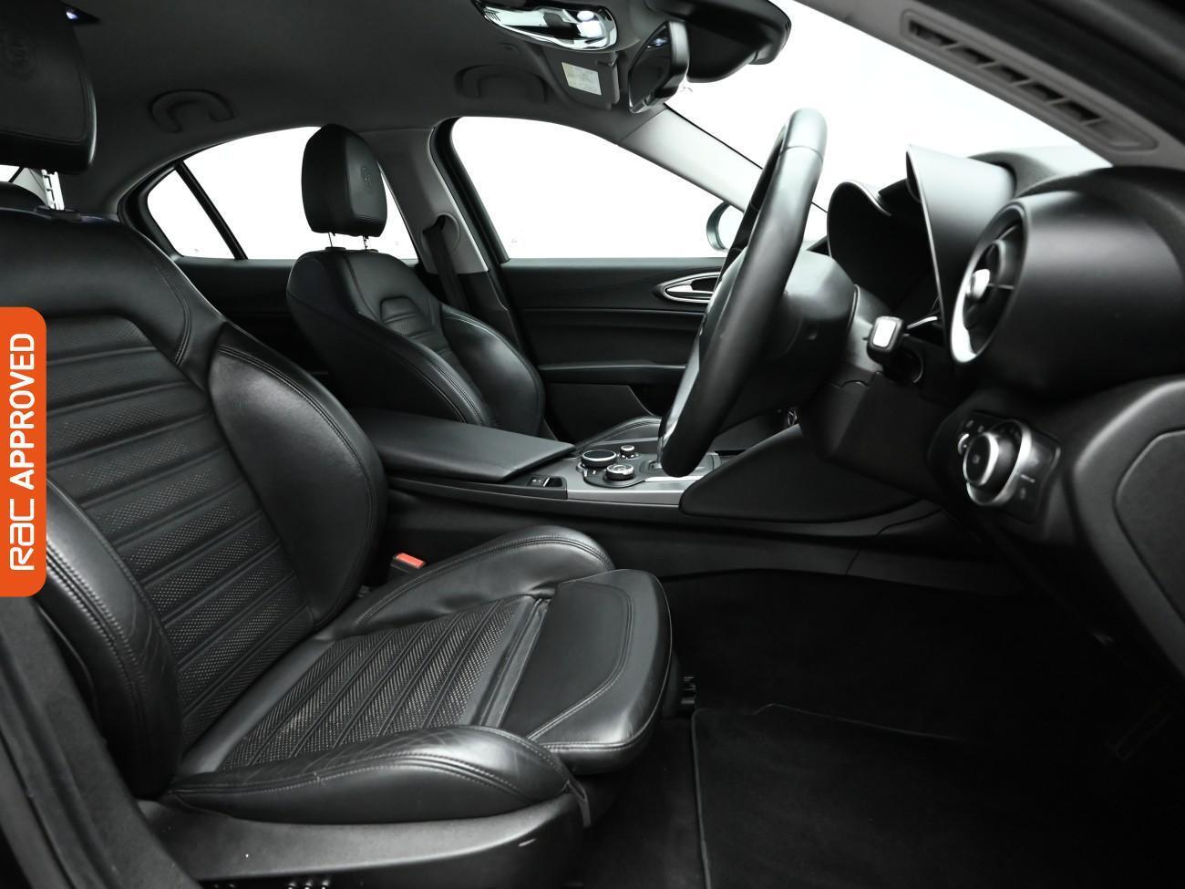 Used Alfa Romeo Giulia 2017 for sale - 78132354: Photo 12