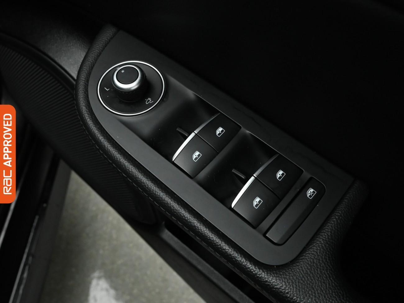 Used Alfa Romeo Giulia 2017 for sale - 78132354: Photo 29