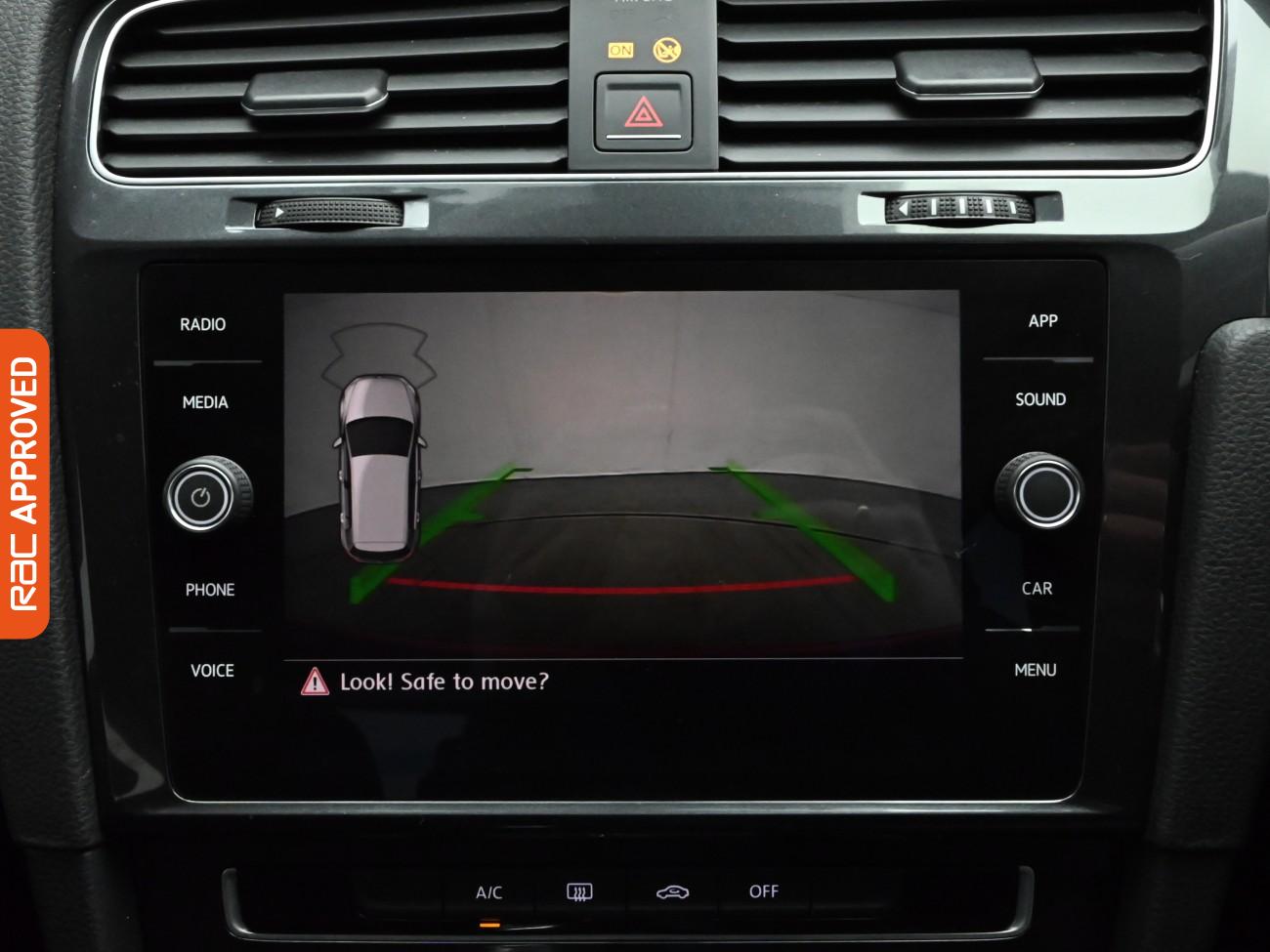 Used Volkswagen Golf 2017 for sale - 77675063: Photo 14