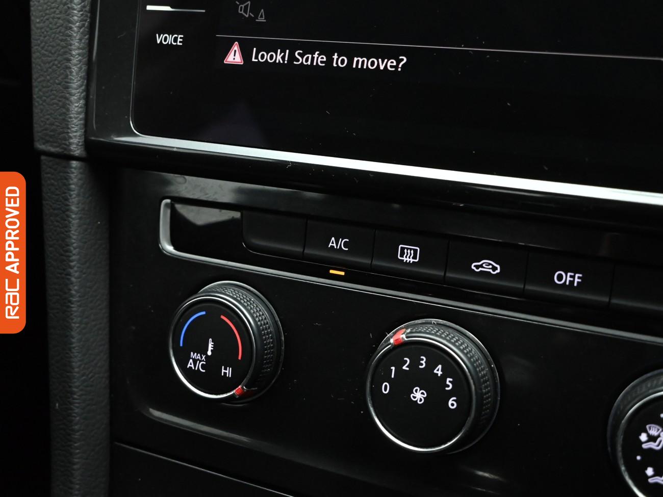 Used Volkswagen Golf 2017 for sale - 77675063: Photo 16