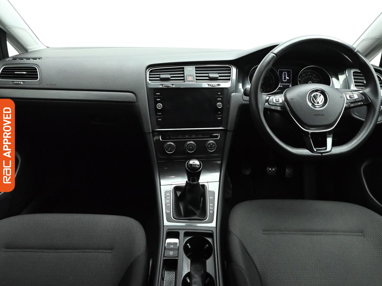 Used Volkswagen Golf 2017 for sale - 77675063: Photo 2