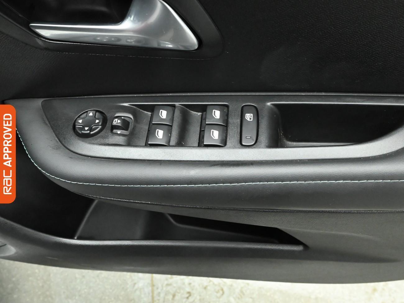 Used Peugeot E-208 2022 for sale - 77432163: Photo 27