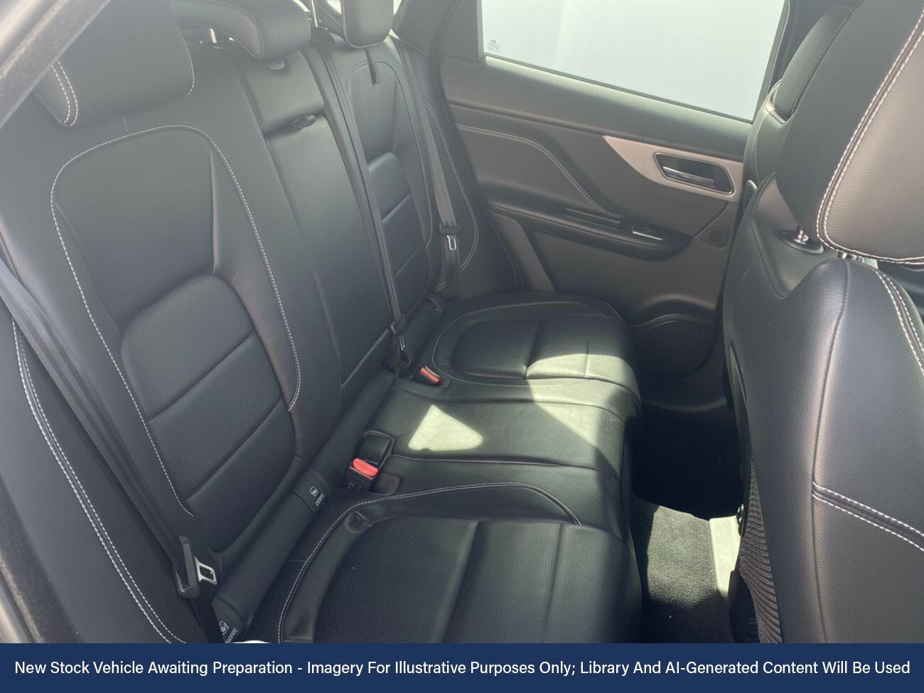 Used Jaguar F-Pace 2018 for sale - 76985229: Photo 4