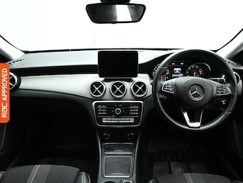 Used Mercedes-Benz GLA 2019 for sale - 78927290: Photo