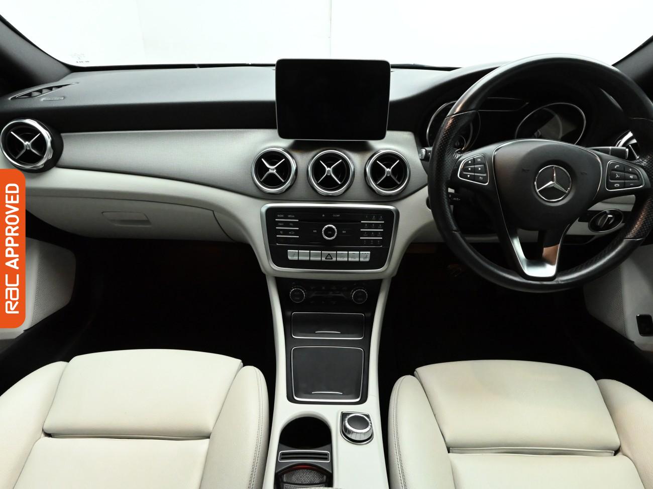 Used Mercedes-Benz GLA 2019 for sale - 76767787: Photo 2