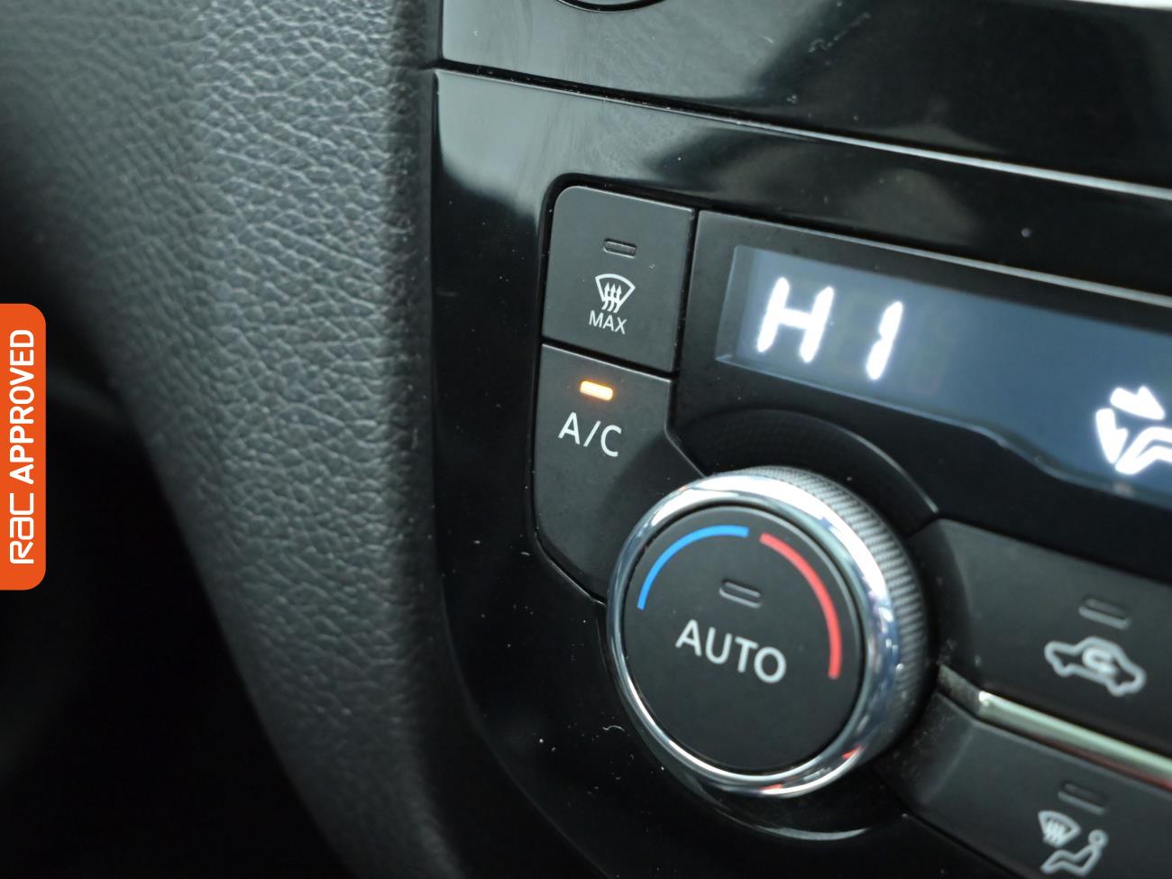 Used Nissan Qashqai 2017 for sale - 77680129: Photo 17