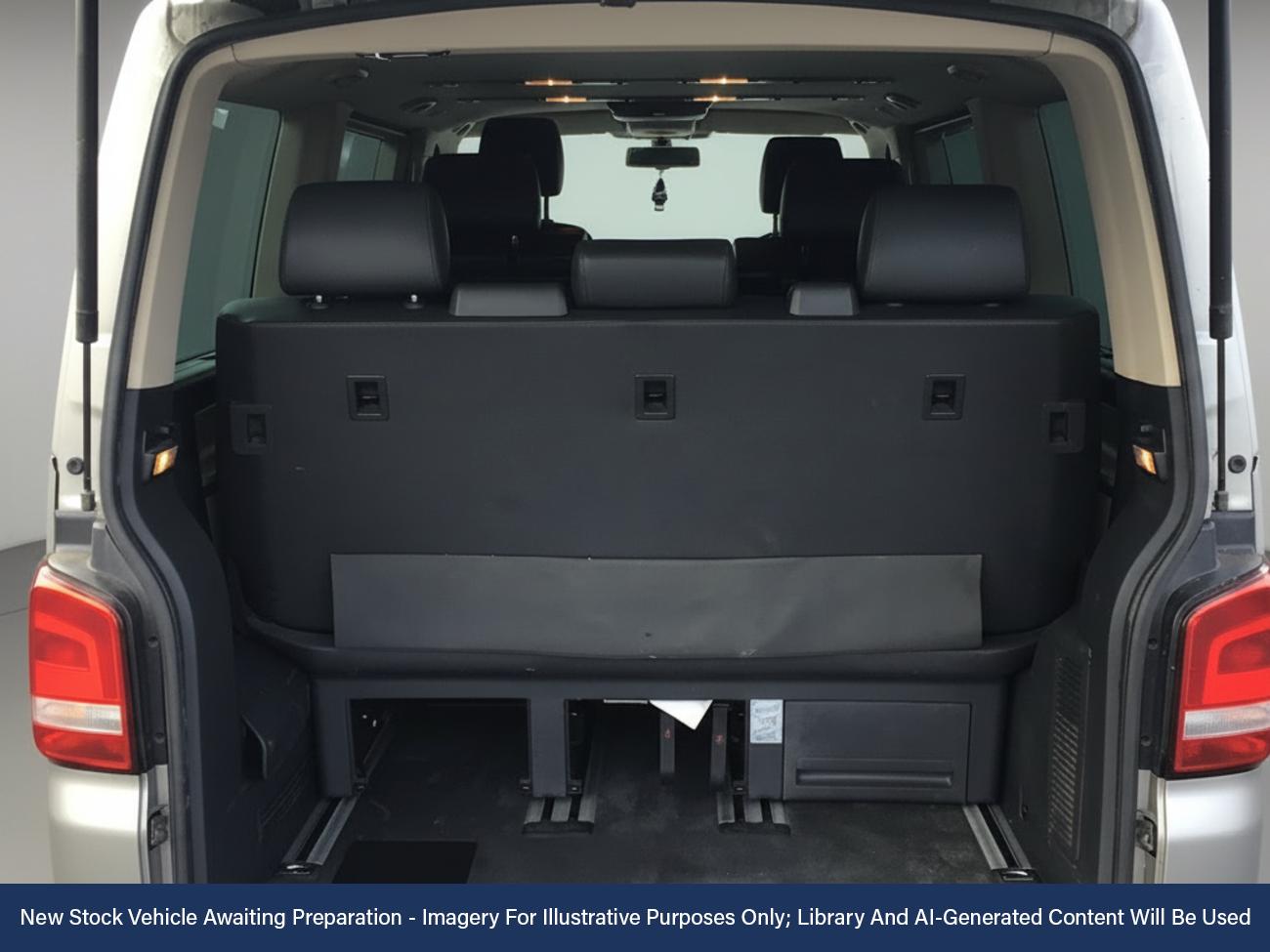 Used Volkswagen Caravelle 2015 for sale - 76462232: Photo 5