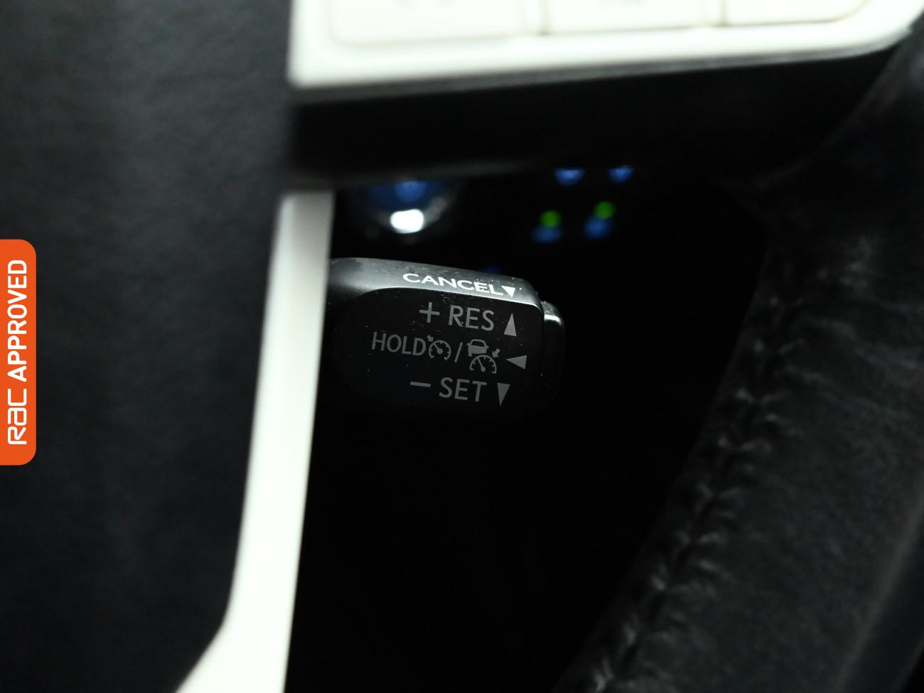 Used Toyota Prius 2018 for sale - 76789570: Photo 16