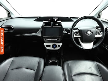 Used Toyota Prius 2018 for sale - 76789570: Photo