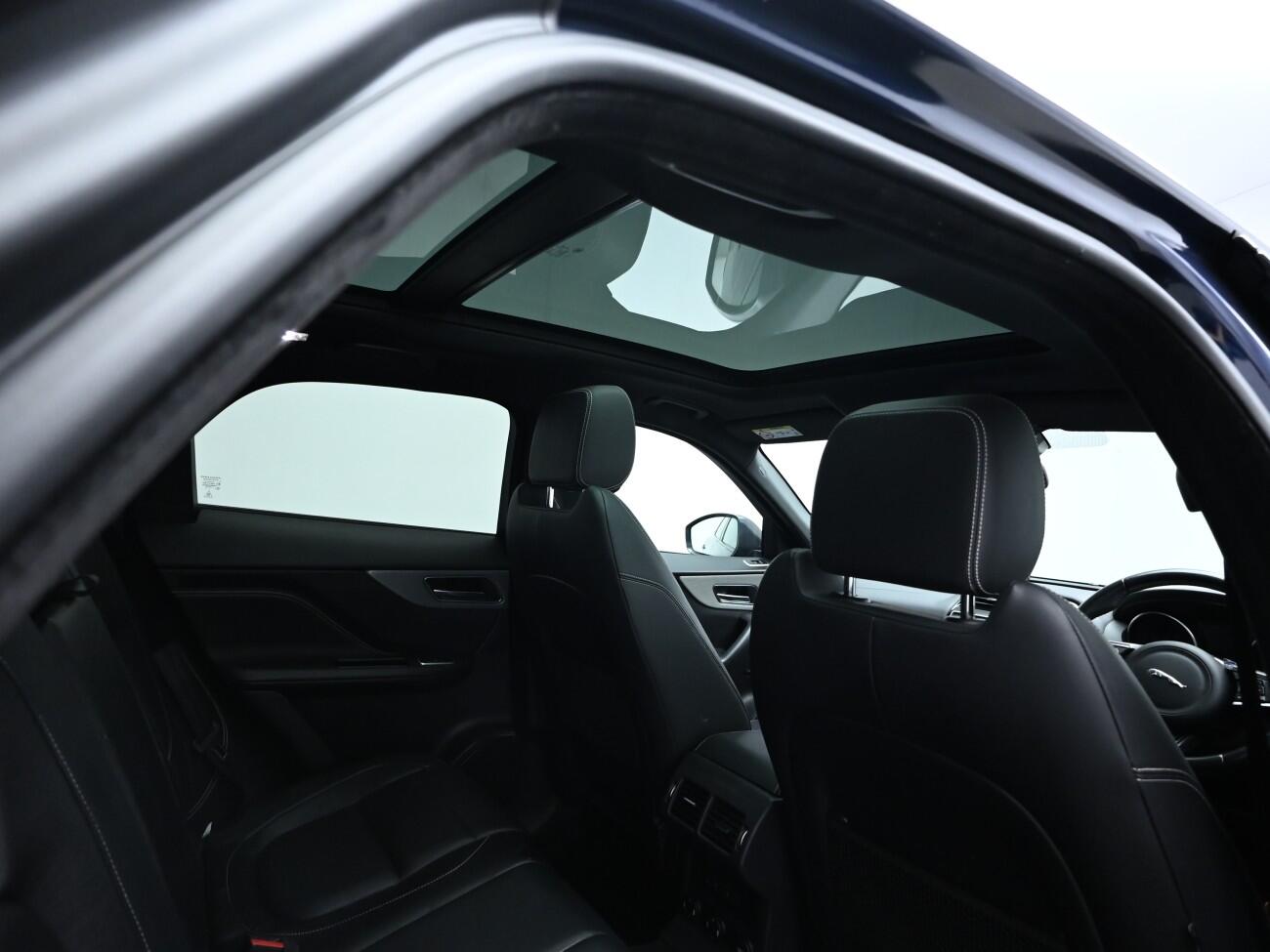 Used Jaguar F-Pace 2017 for sale - 77117866: Photo 3